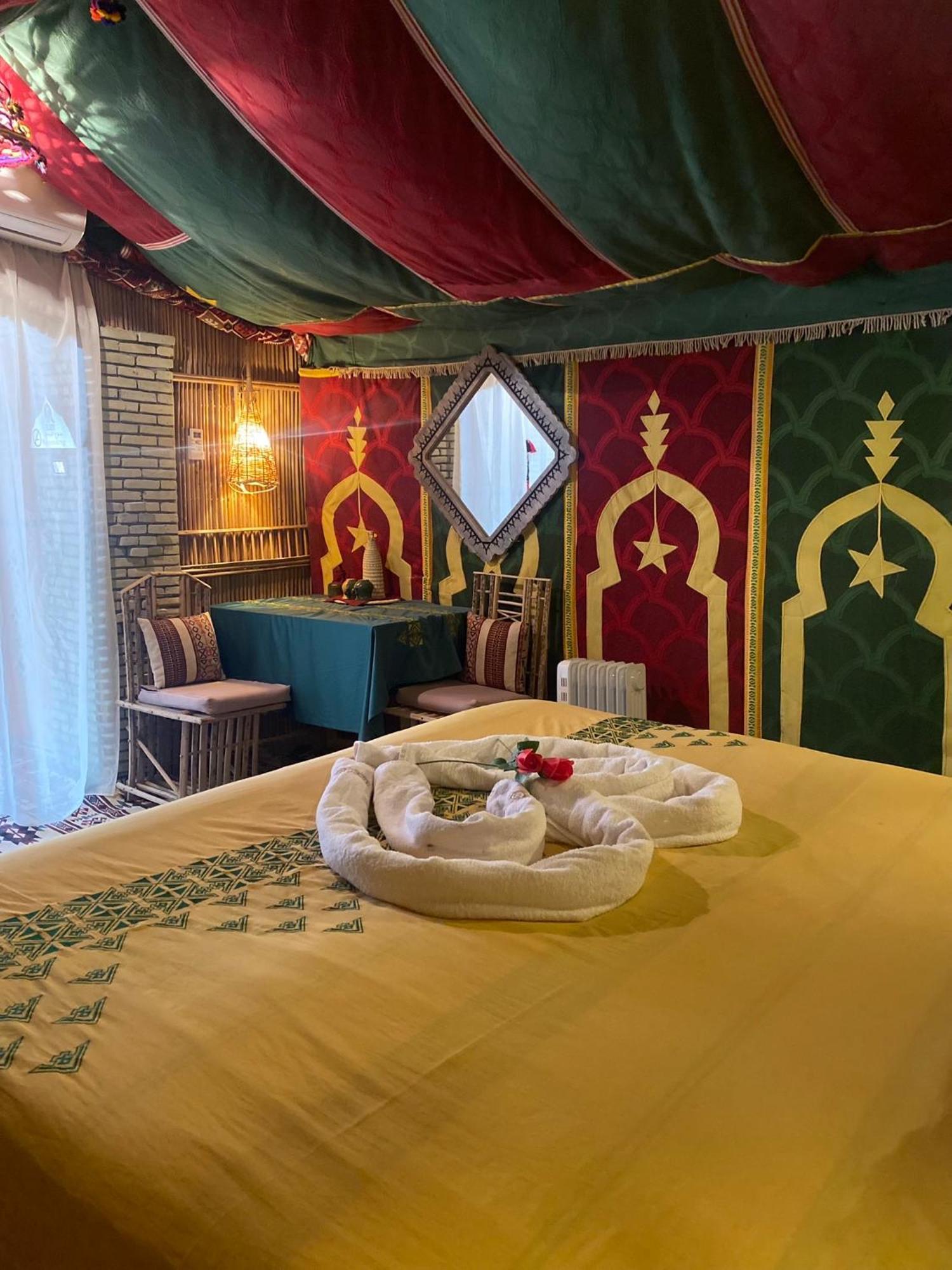 Tente Et Restaurant Elbey Douz Eksteriør billede